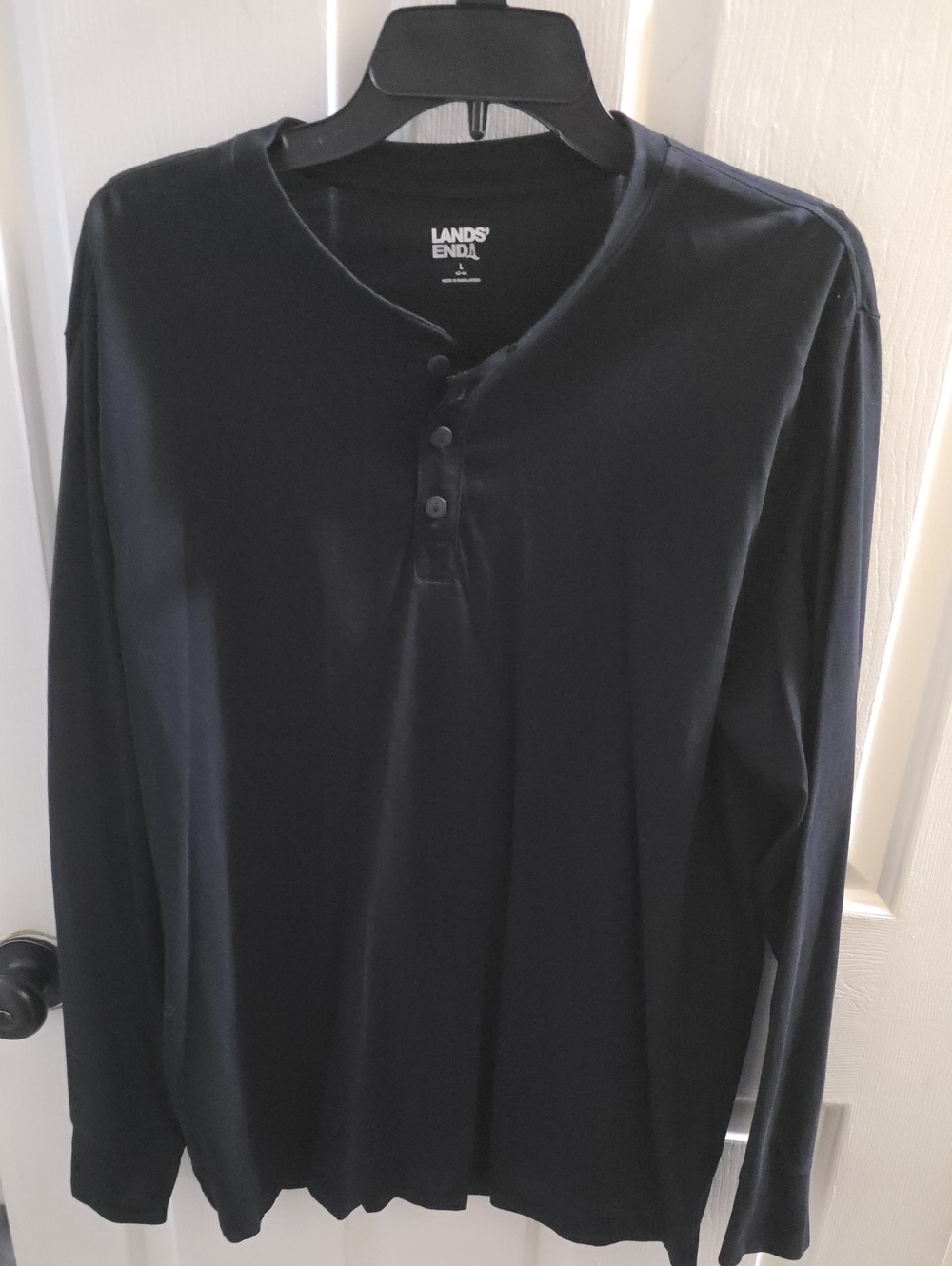 Lands' End Men'sBlack Long-Sleeve Henley Shirt